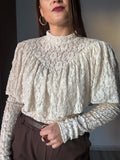 Blusa encaje volante beige
