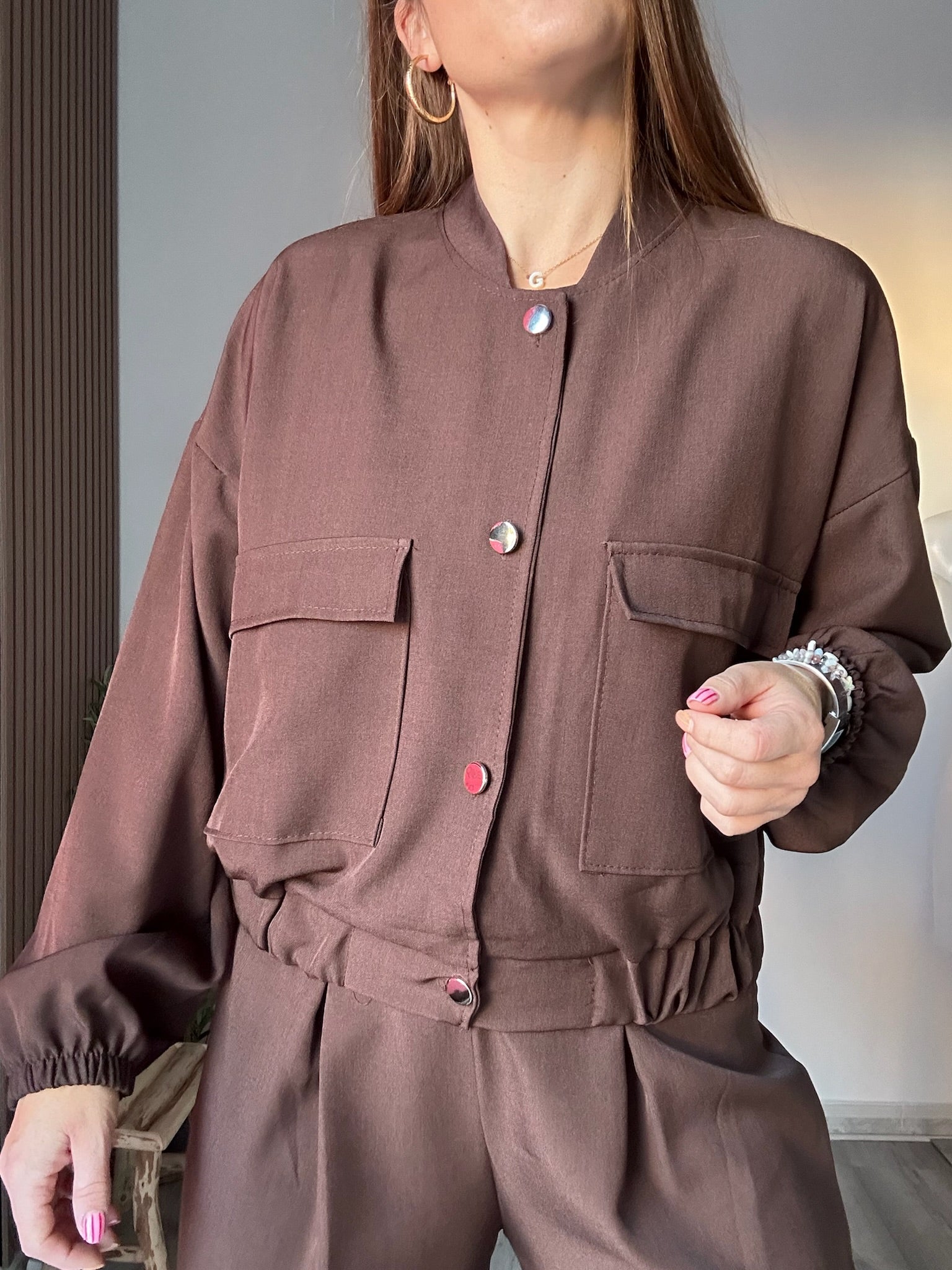 Conjunto bomber marrón