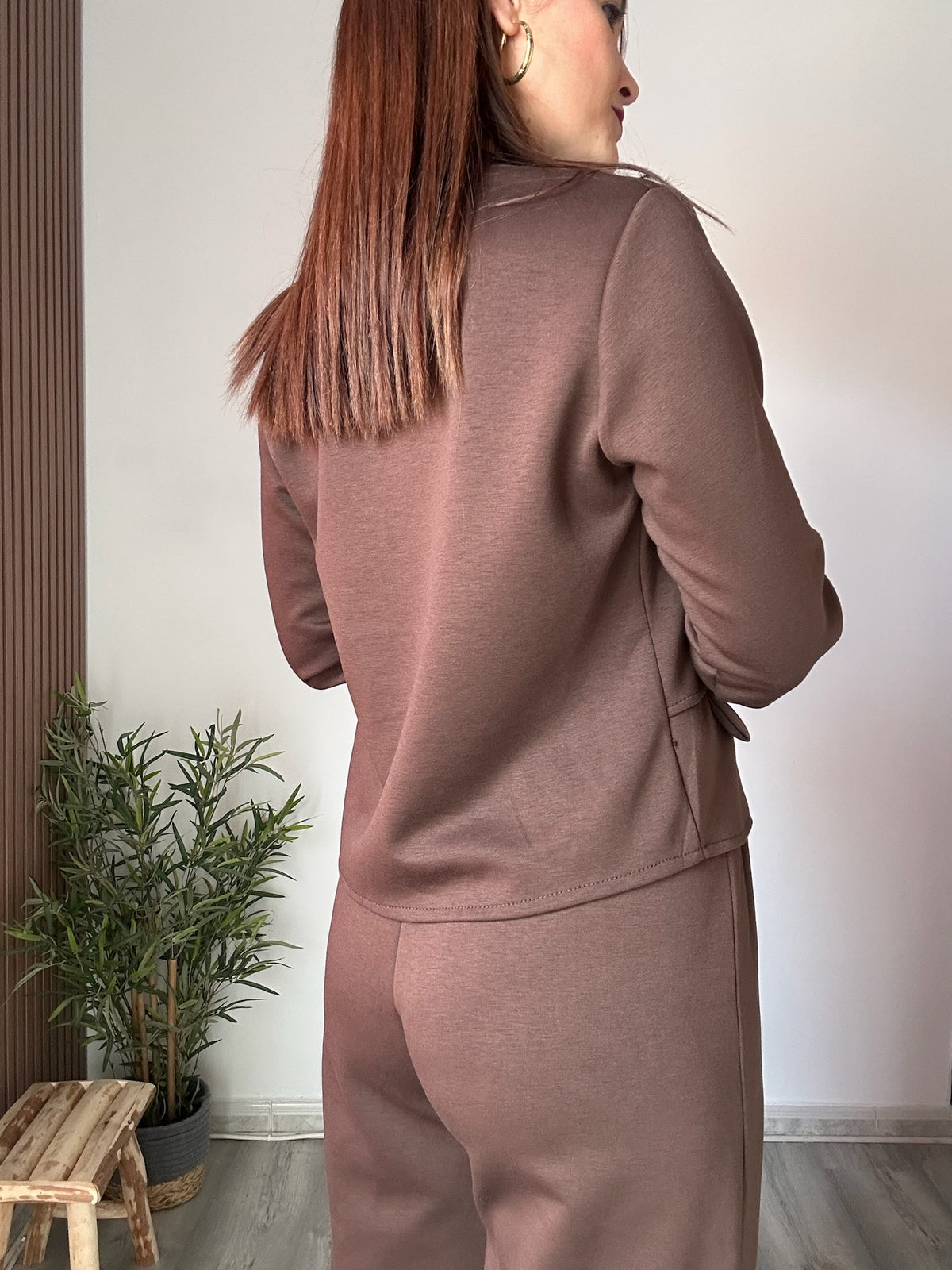 Conjunto militar marrón