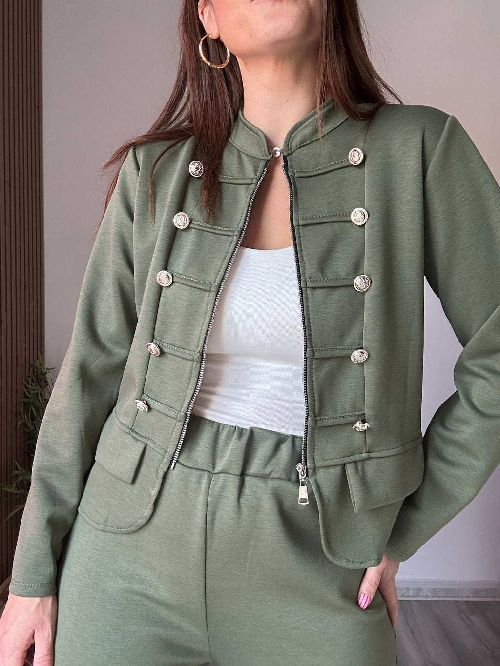 Conjunto militar verde