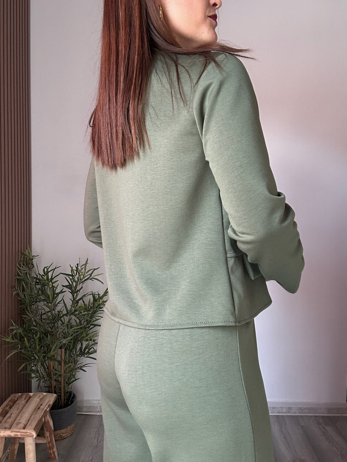 Conjunto militar verde