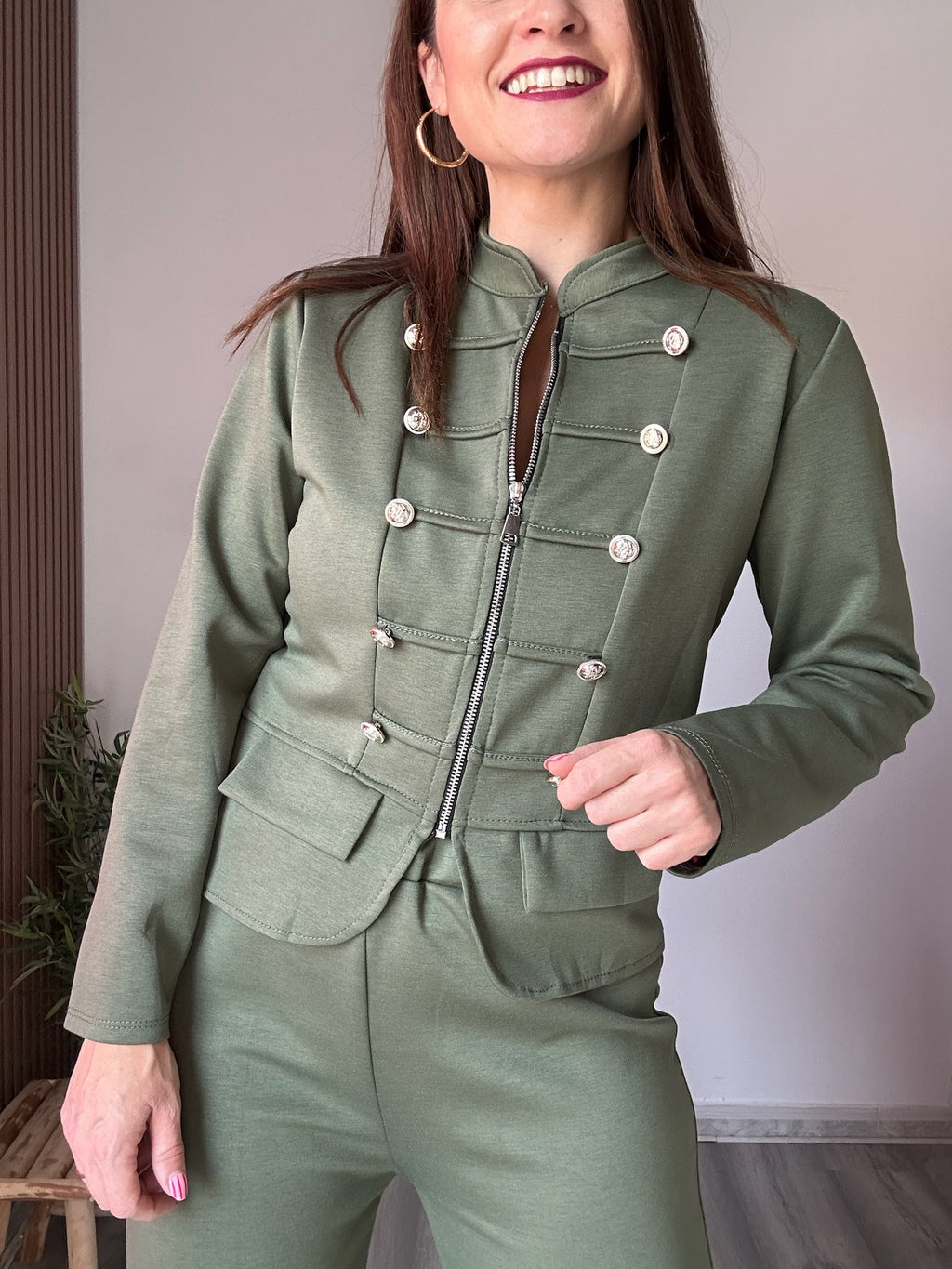 Conjunto militar verde