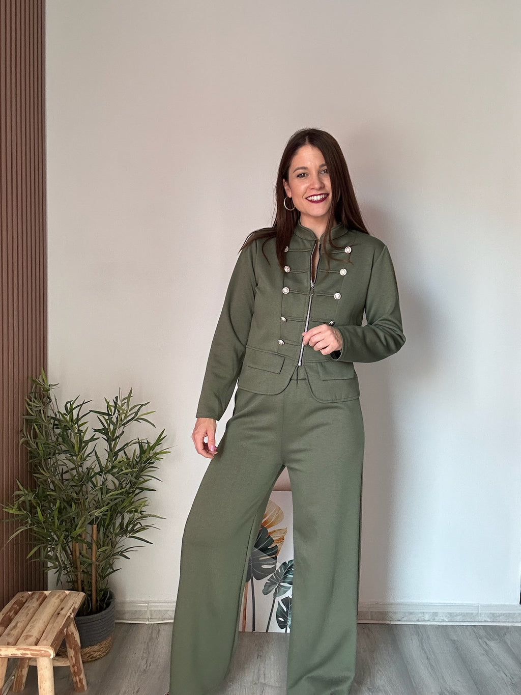 Conjunto militar verde