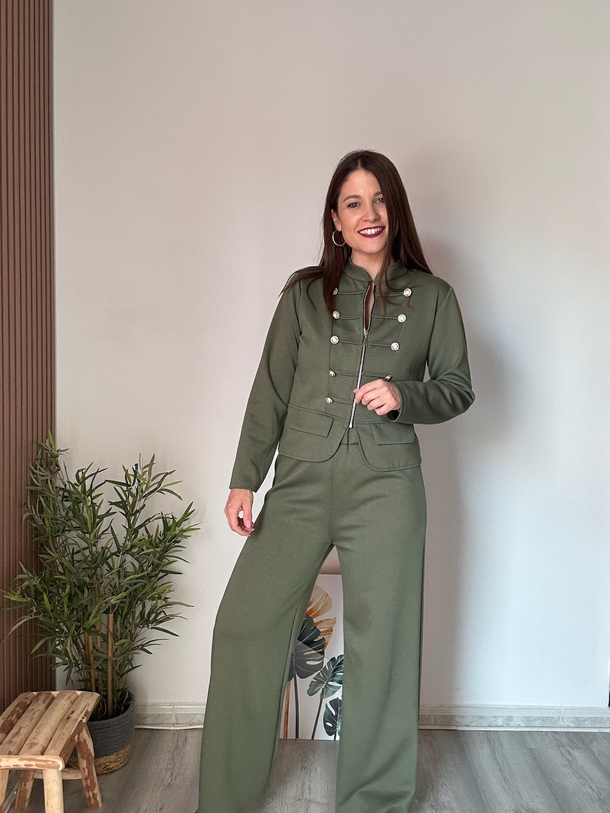 Conjunto militar verde