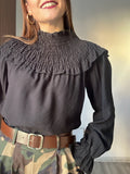 Blusa escote fruncido negra
