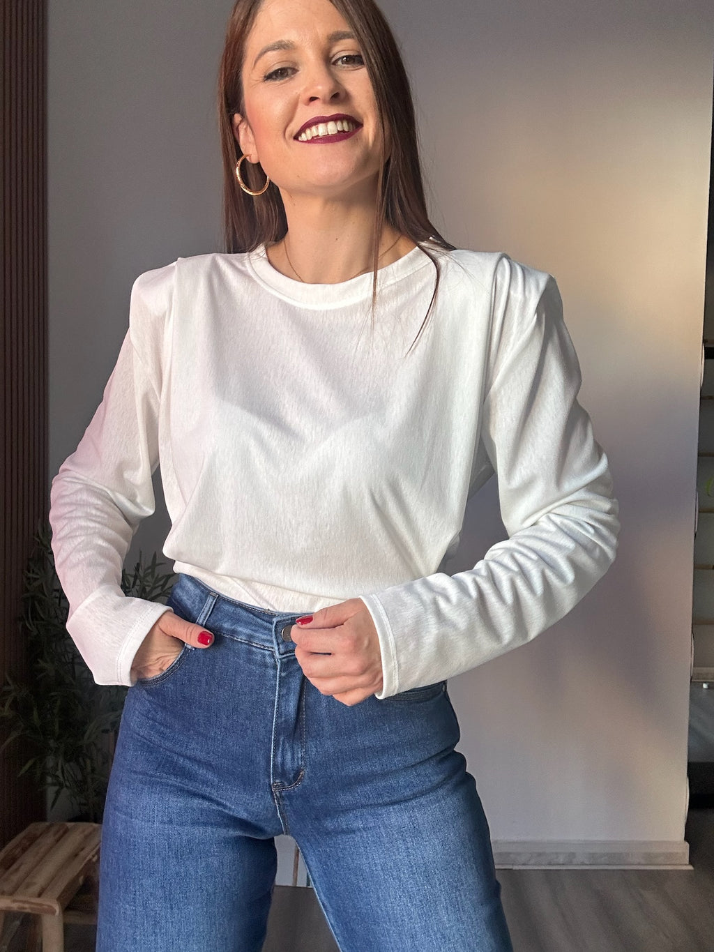 Camisa Básica Blanca Hombreras