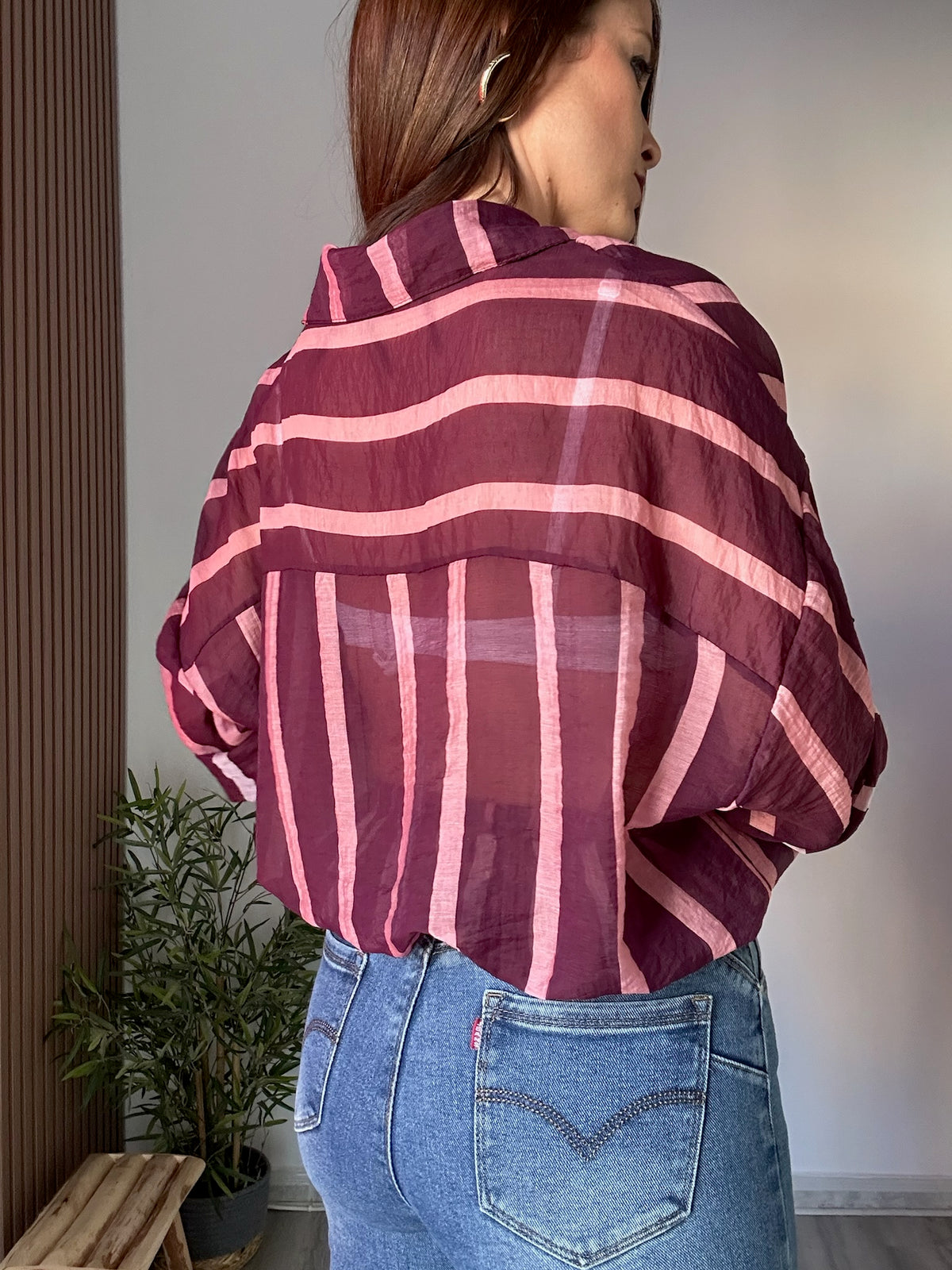 Camisa burdeos y rosa