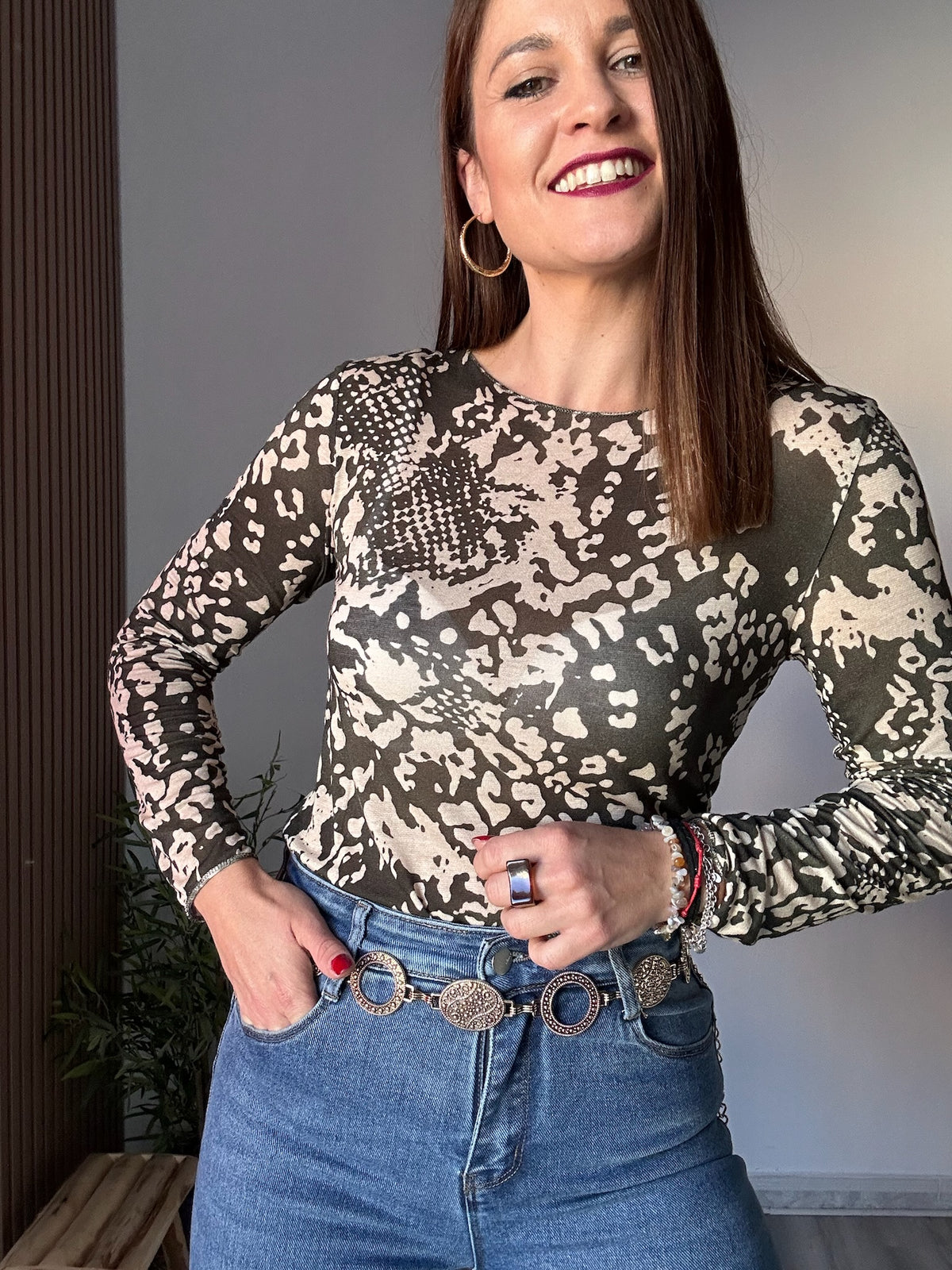 Camiseta animal print verde serpiente