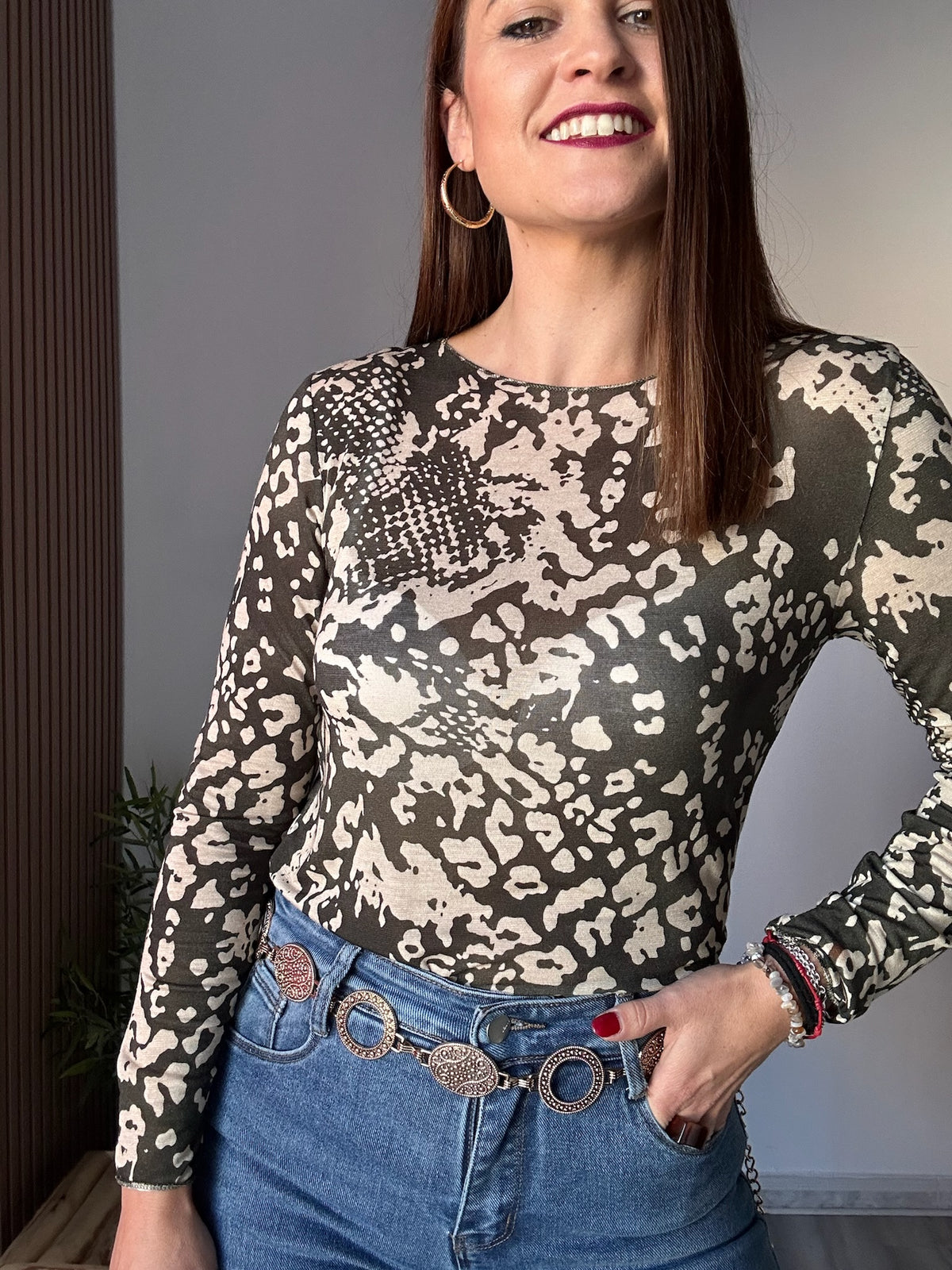 Camiseta animal print verde serpiente