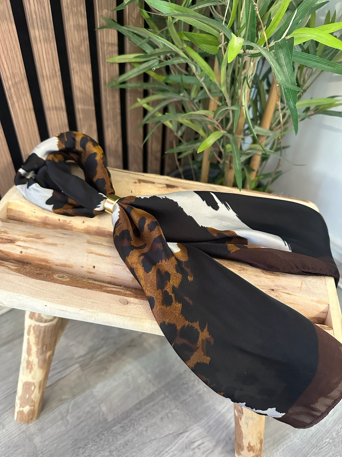 Pañuelo leopardo tonos marrones