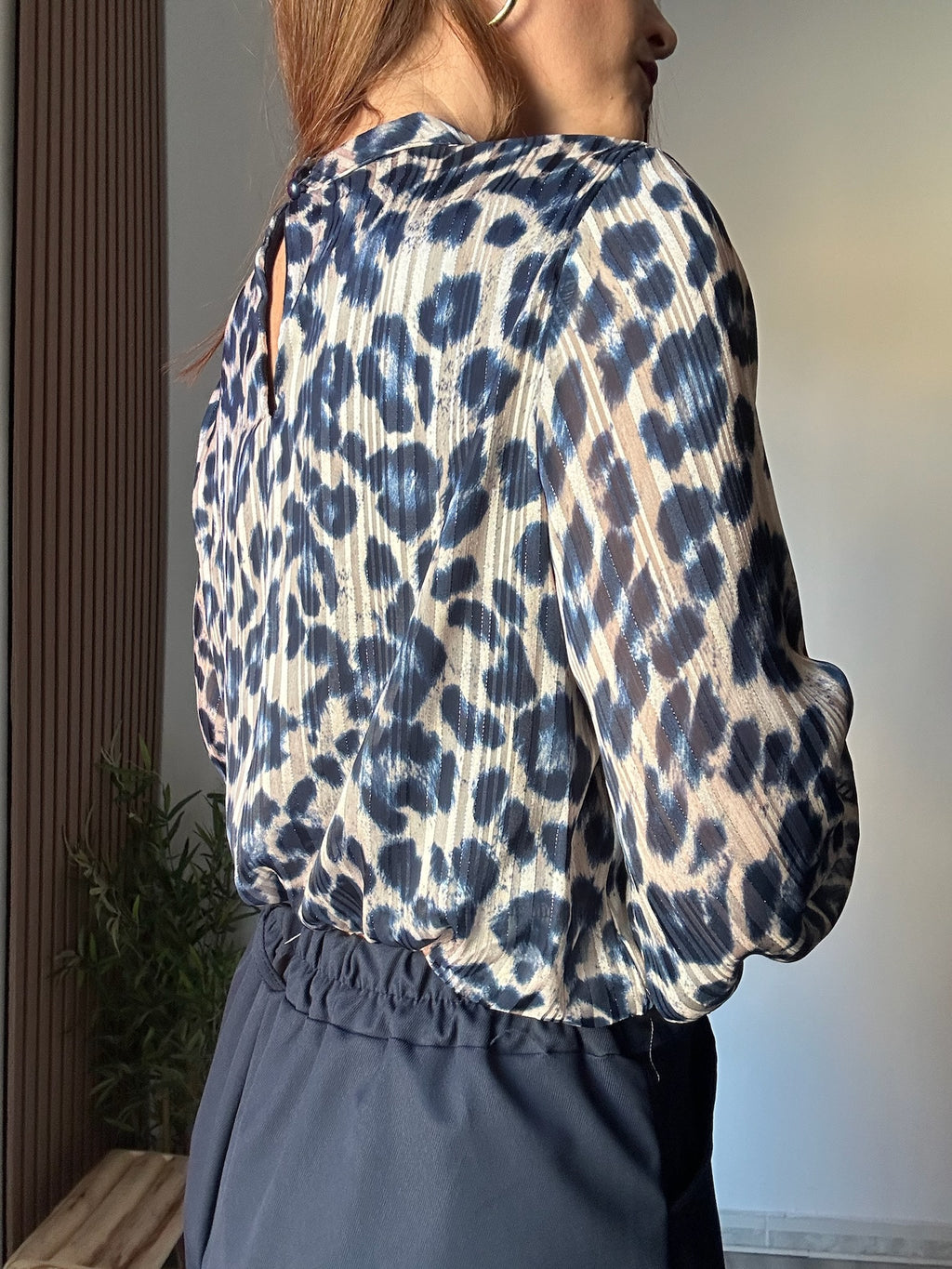 Blusa leopardo azul