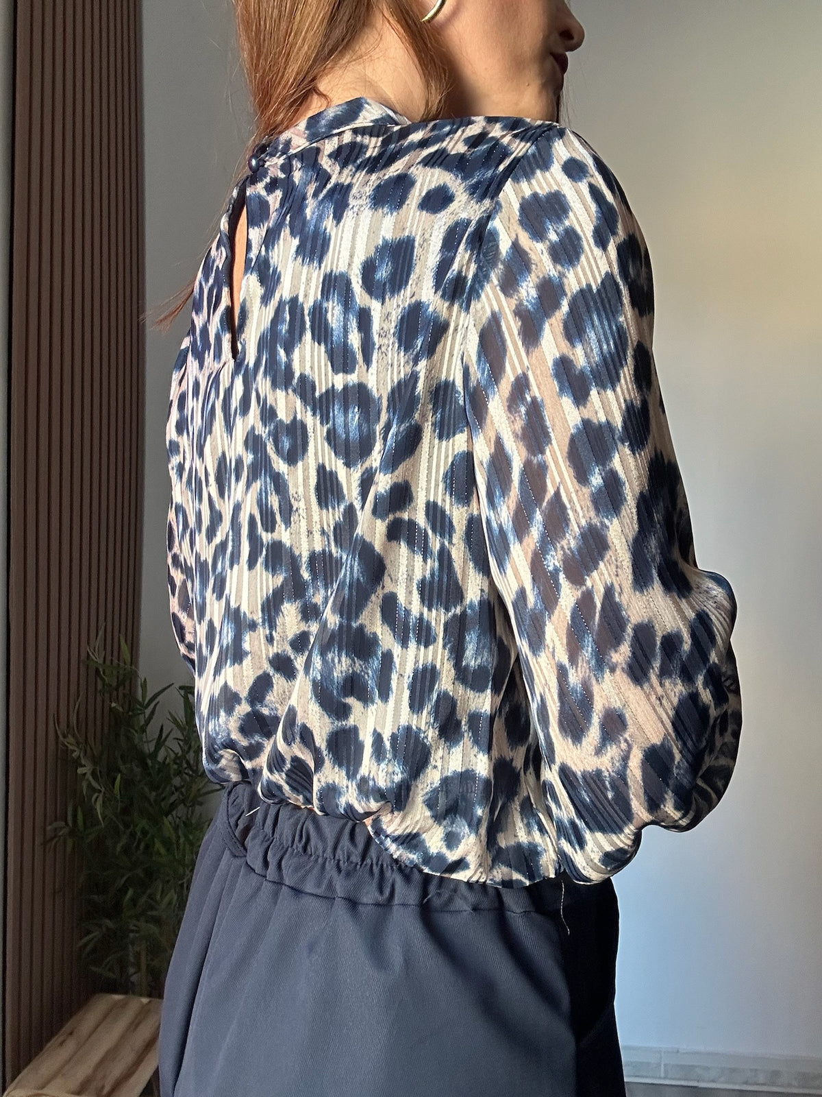 Blusa leopardo azul