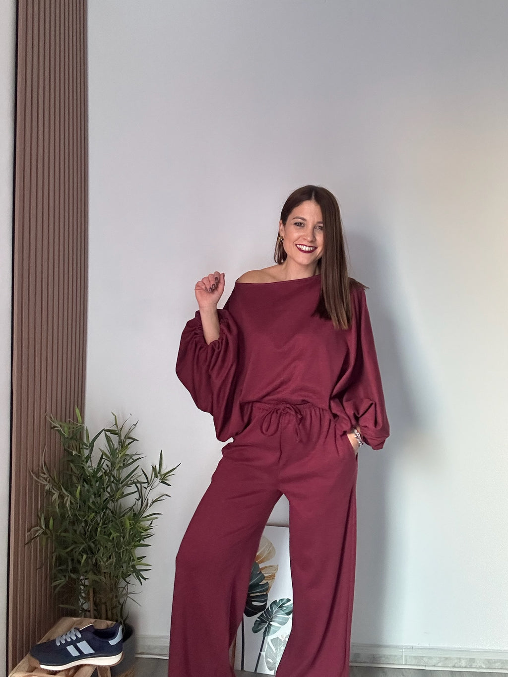 Conjunto mangas murciélago vino