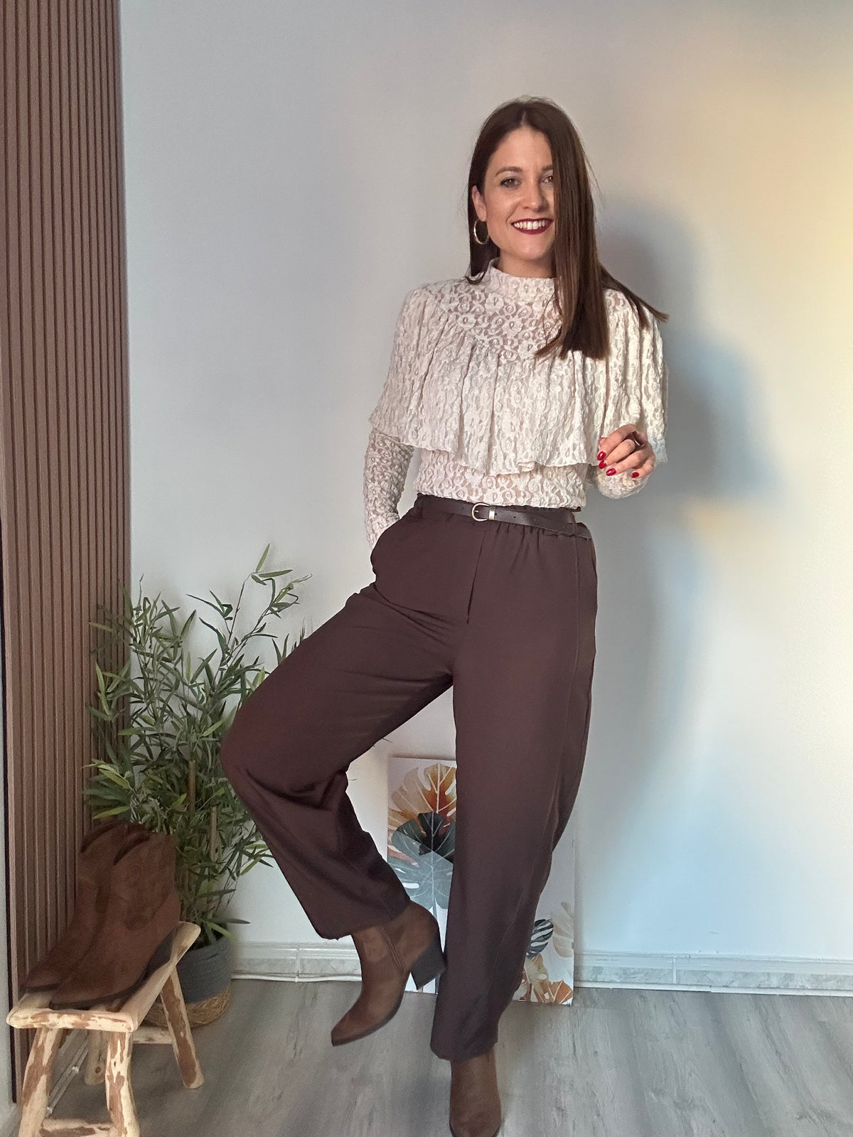 Pantalón costura marrón