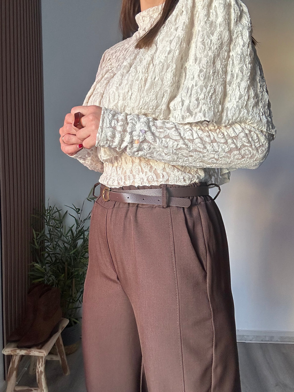 Pantalón costura marrón
