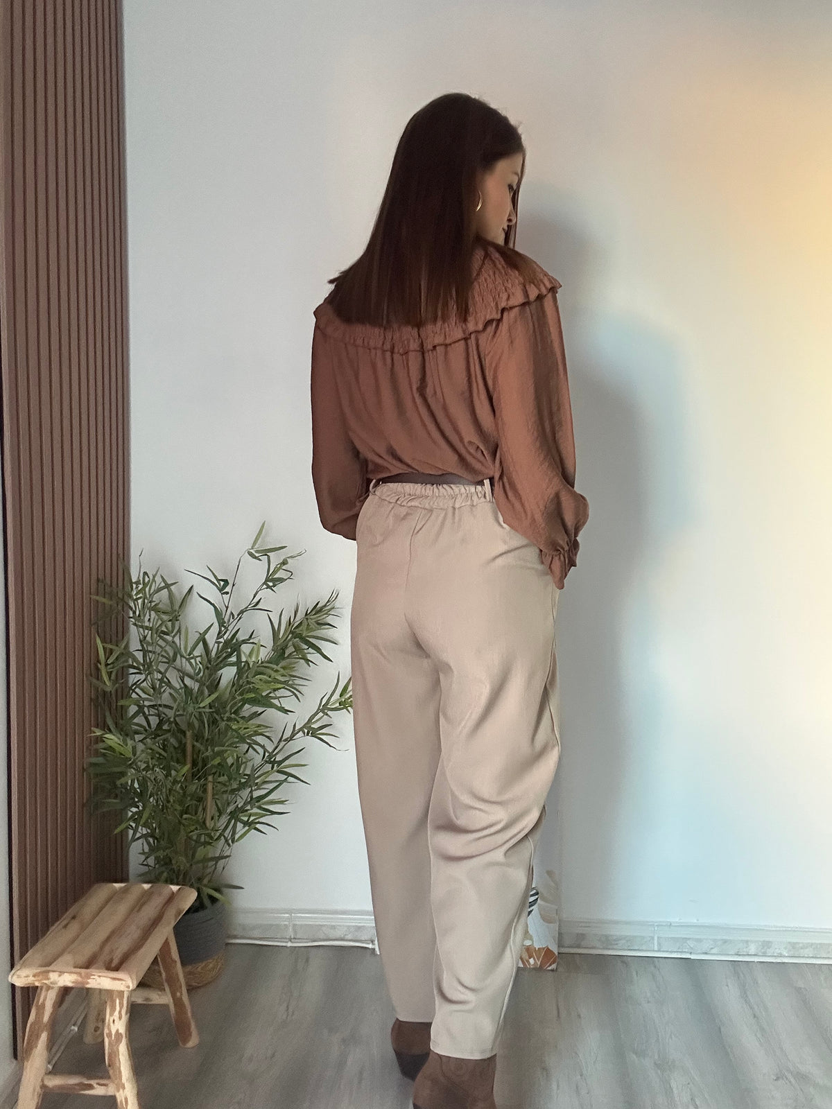 Pantalón costura taupe