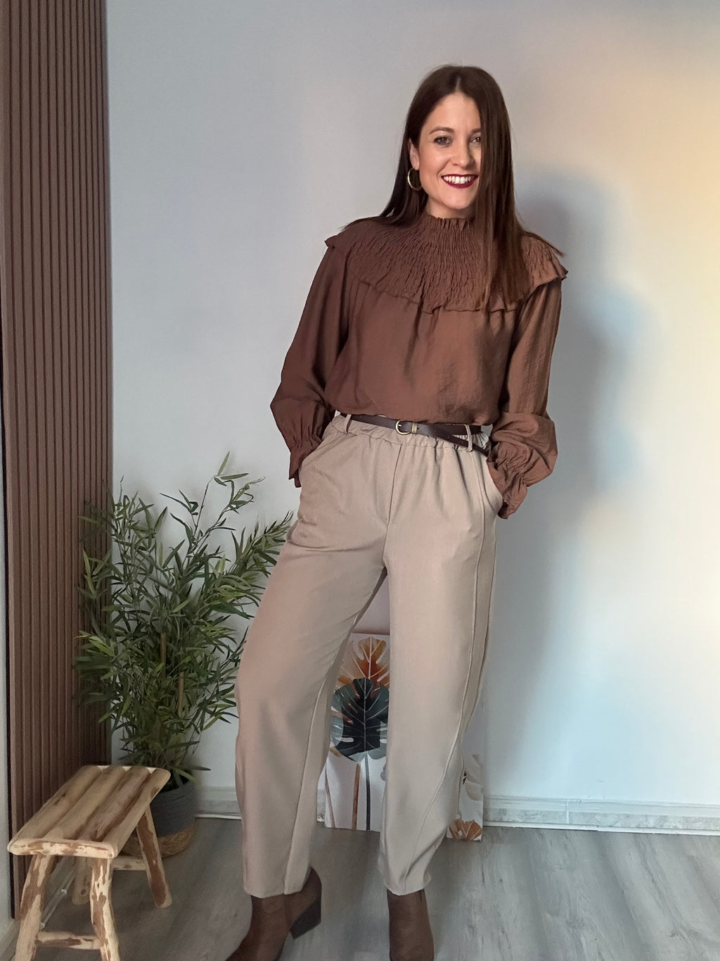 Pantalón costura taupe