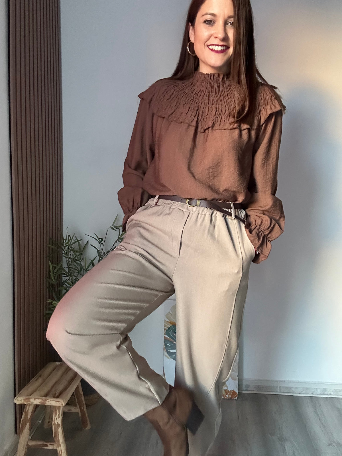 Pantalón costura taupe